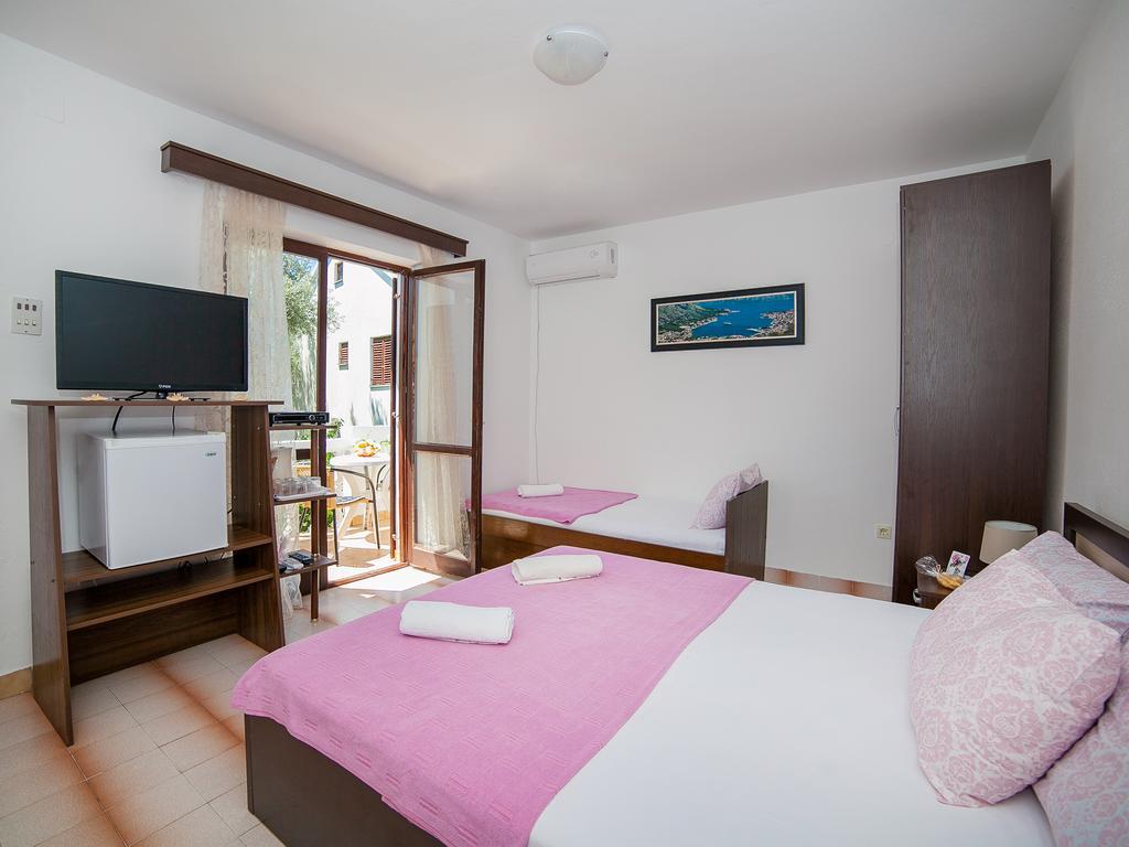 Rooms Garden Petrovac Room photo