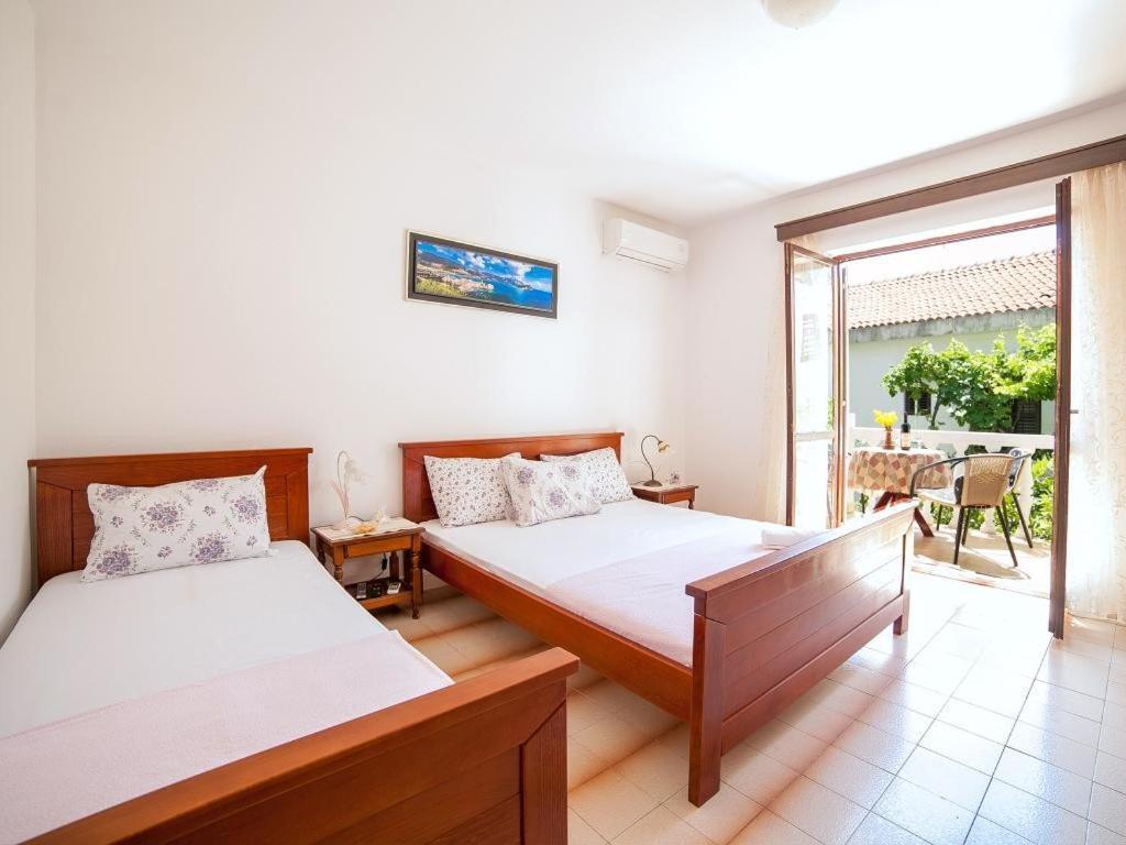 Rooms Garden Petrovac Room photo